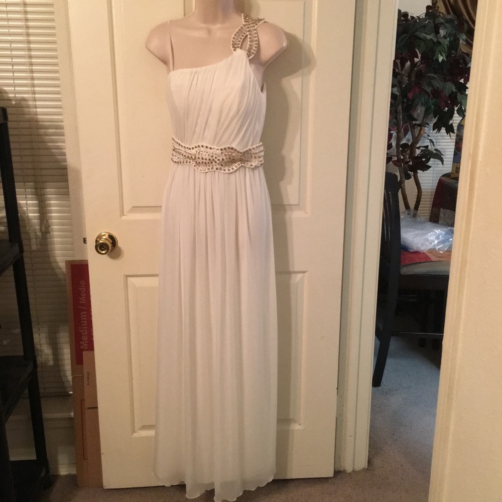 Way In White Prom/Evening Dress Sz 0